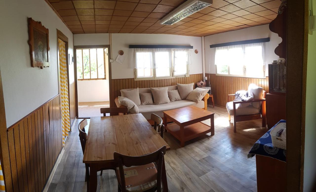Chata pod hradem Lukov u Zlína Lukov (Zlin) Exterior foto